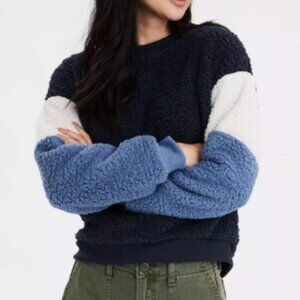AMERICAN EAGLE Navy Blue Cream Colorblock Sherpa Pullover Crewneck Sweatshirt S